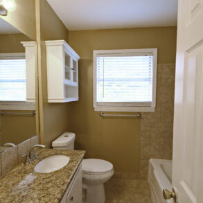 1119 Oxford Garage Apartment